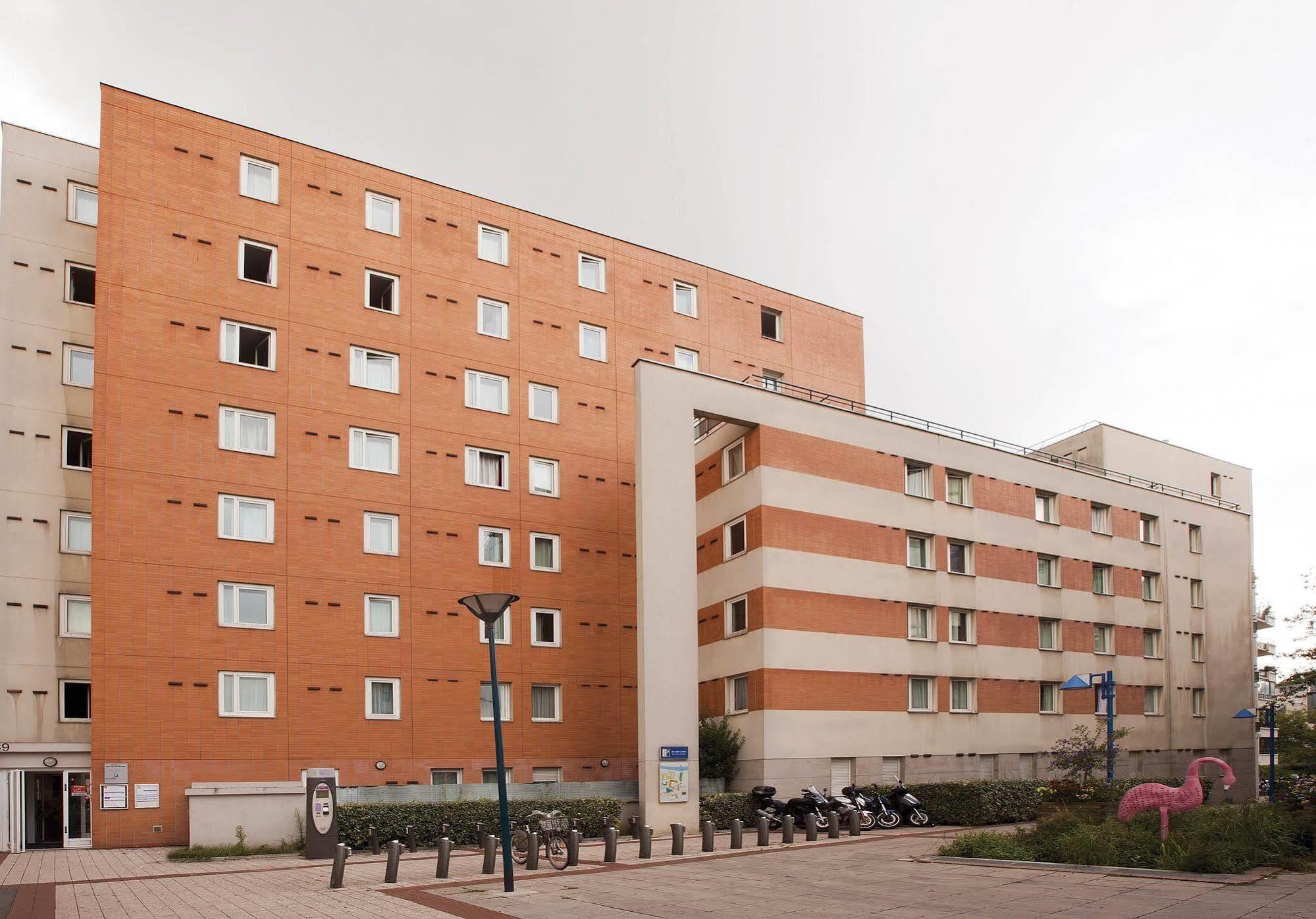 Sejours & Affaires Pantin Charles De Gaulle Aparthotel Kültér fotó